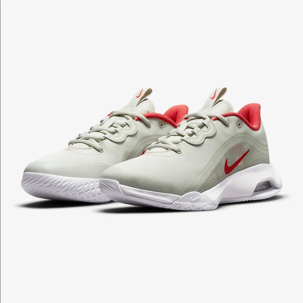 NIB Nike Court Air Max Volley Women's Hard Court Tennis Shoe